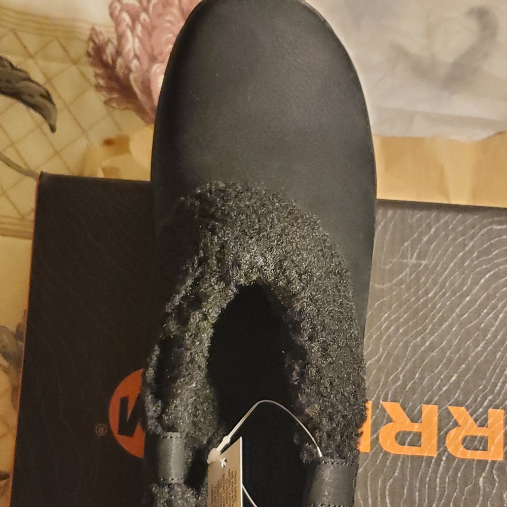 Women's slides